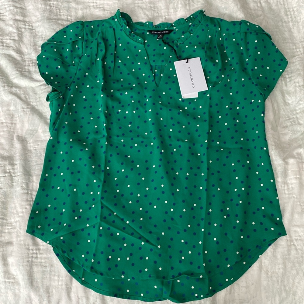 NWT 41 Hawthorn Tiffany Tulip Sleeve Blouse in Green. Size: MP (Med Petite)